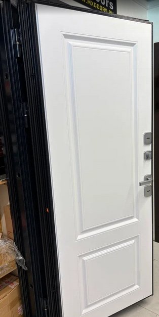 Дверь в коттедж усиленная терморазрыв KT-00313